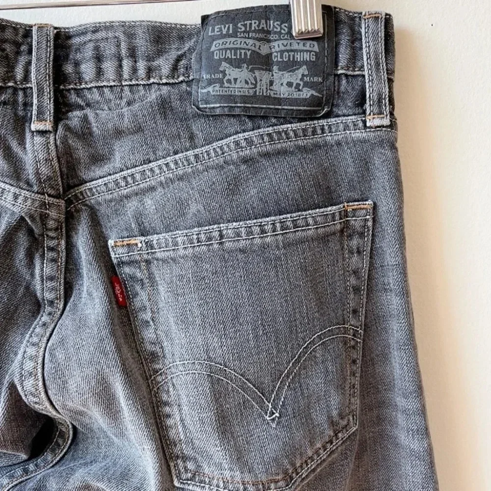 🌟✨2 for  $30✨🌟 Levi’s Vintage Men’s Slim Straight Jeans